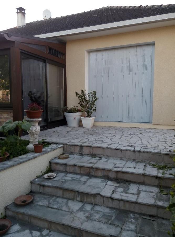 Chez Myla Chambre Avec Tv Ecran Plat Et Salle De Bain Privative Bourges Exterior foto