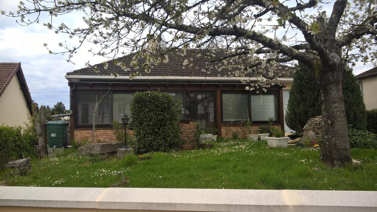 Chez Myla Chambre Avec Tv Ecran Plat Et Salle De Bain Privative Bourges Exterior foto